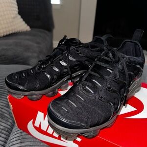 Nike Womens Black VaporMax Sneakers